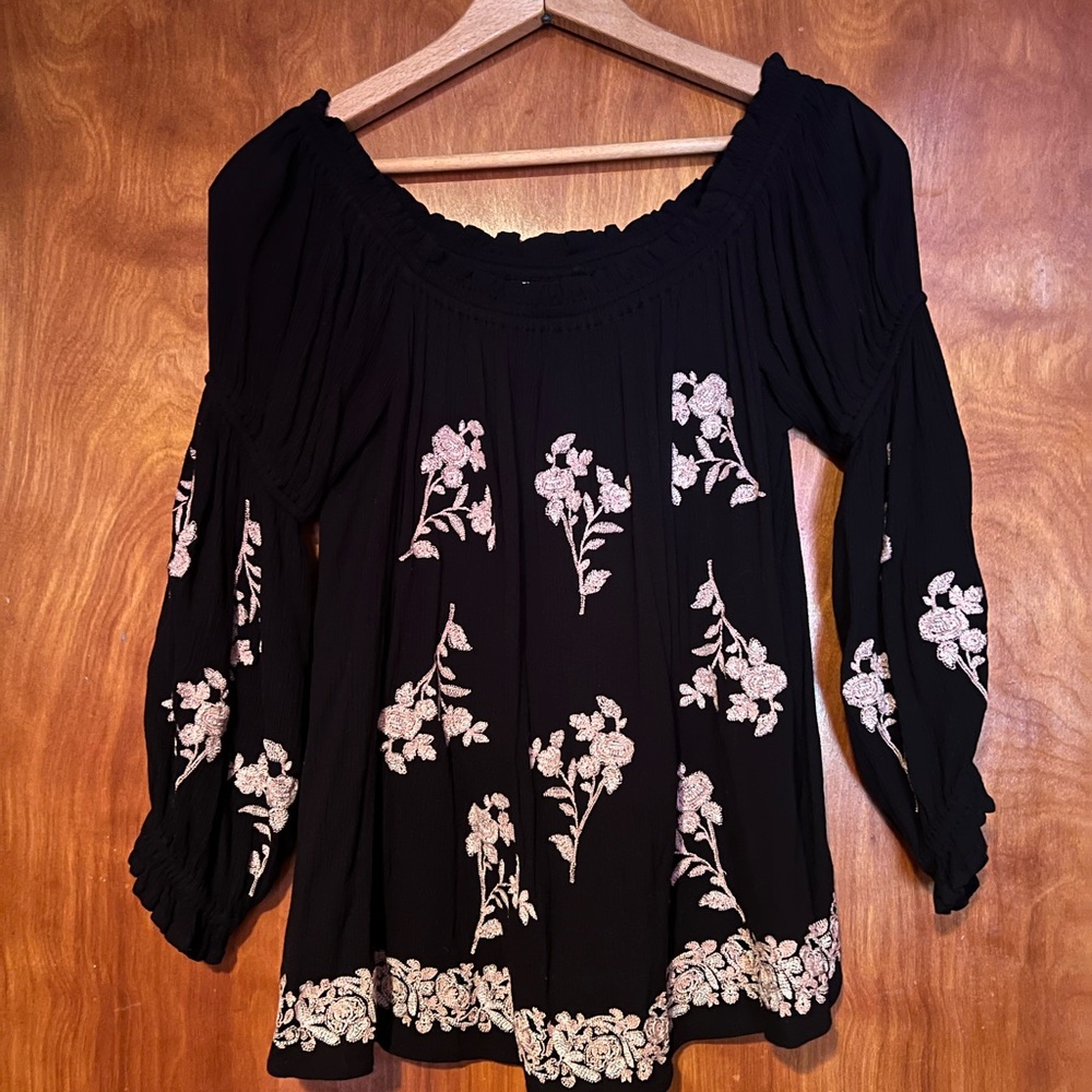 American Eagle Flowy Black Floral Blouse